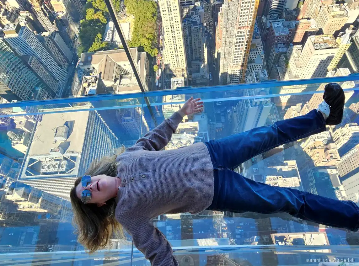 Techo celeste de Grand Central Terminal en el combo con Summit One Vanderbilt