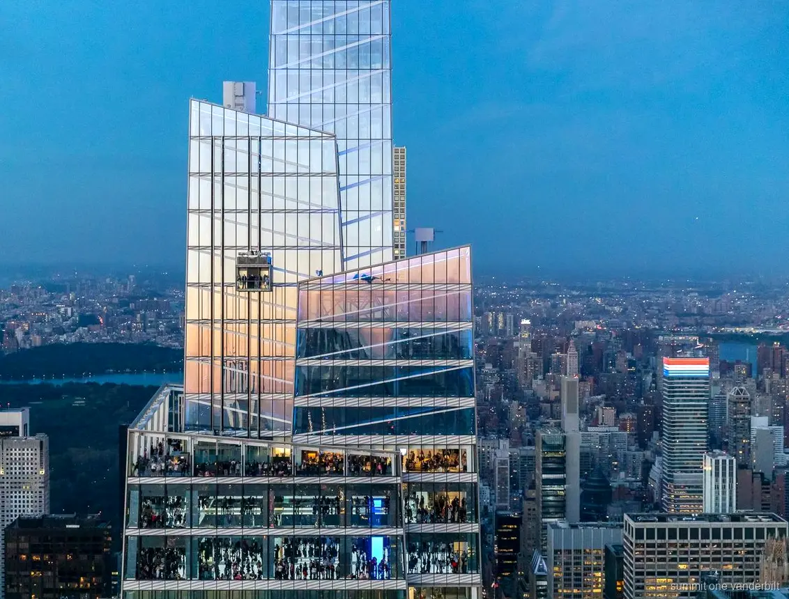 Skyline de Midtown Manhattan visto do mirante SUMMIT One Vanderbilt