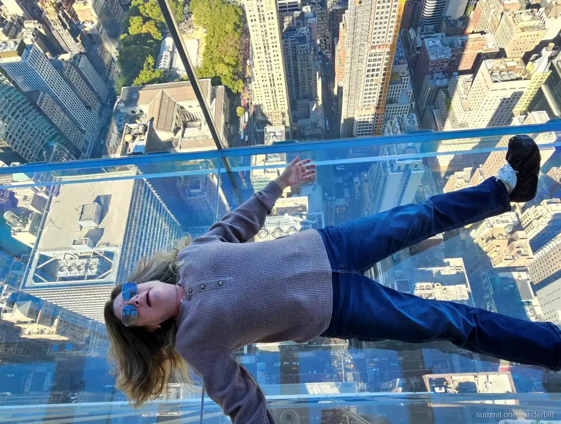 SUMMIT One Vanderbilt kombo turunda Grand Central gök kubbe tavanı