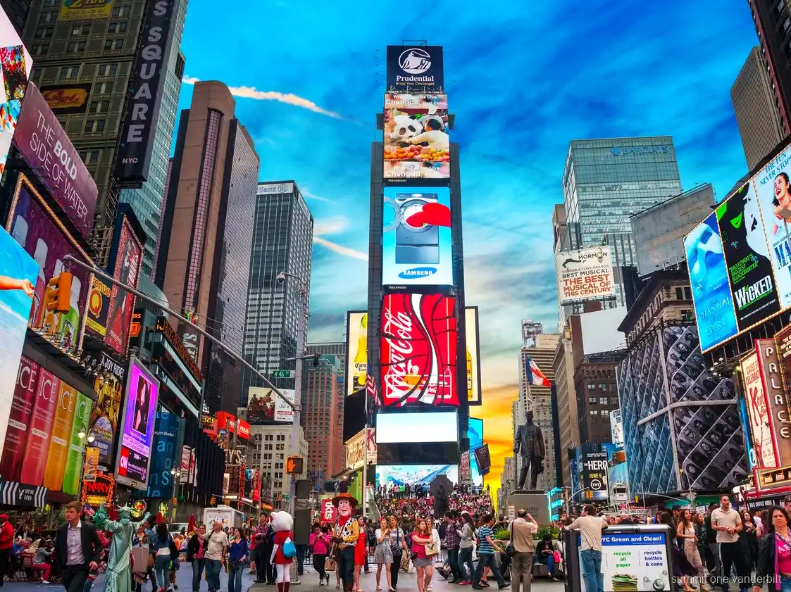 Parada a Times Square de la visita a Midtown amb entrada a SUMMIT One Vanderbilt